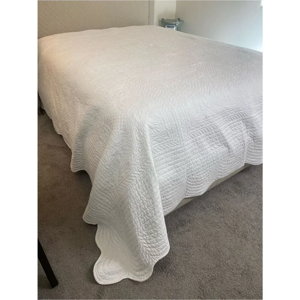 Madison Park White Quilted Comforter King